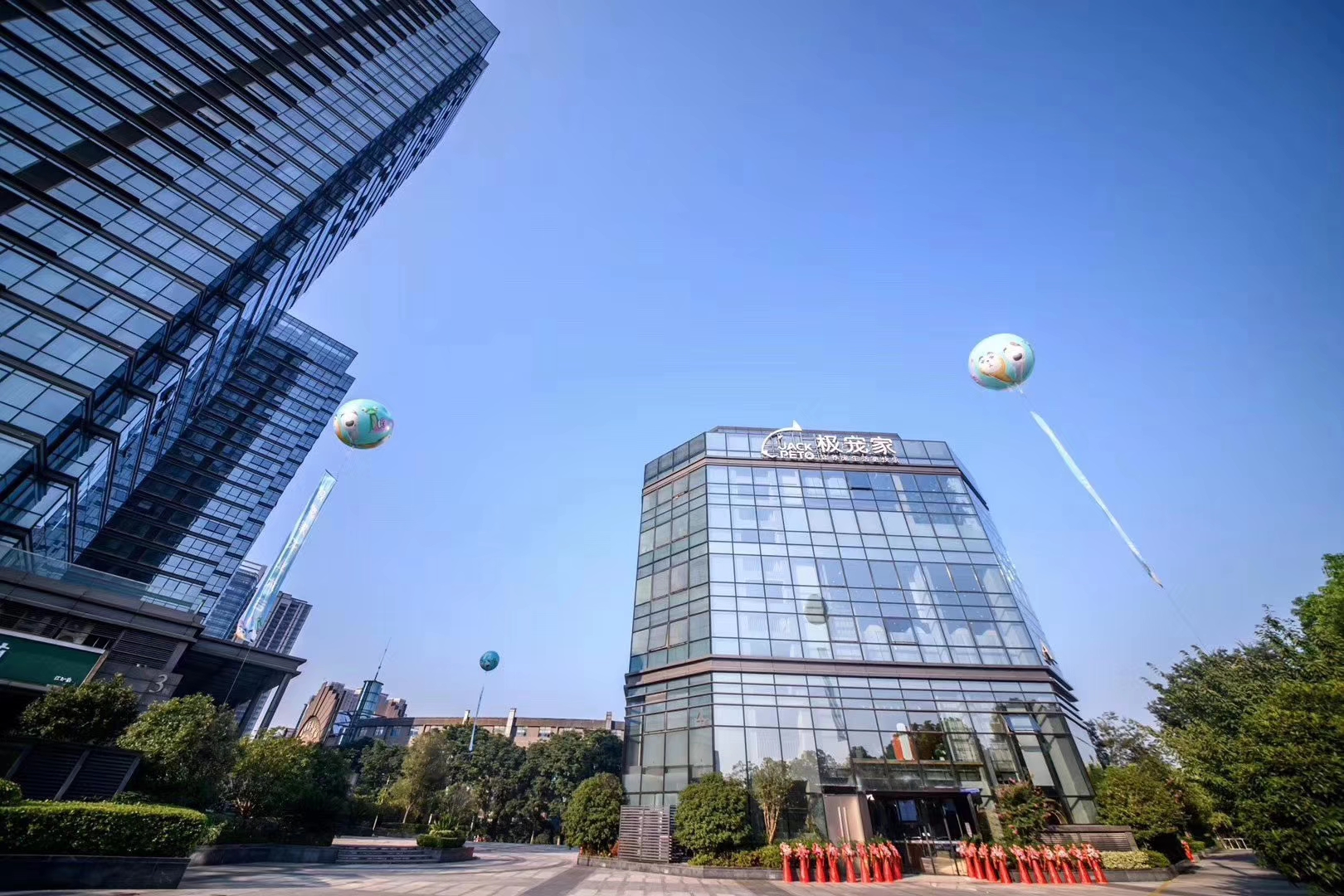 南京宠物店排行榜？MAG助力极宠家